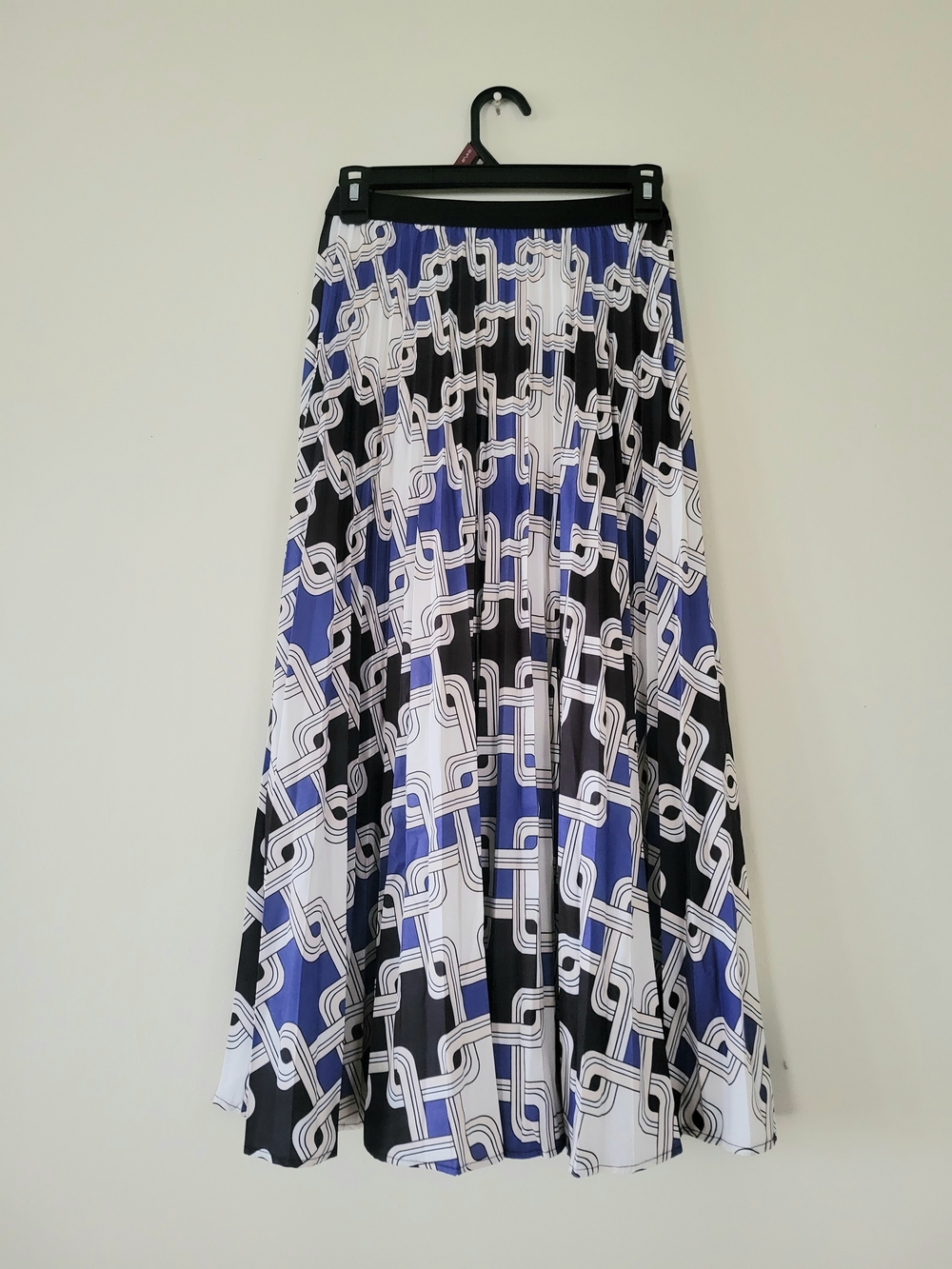 Geometric Chain-Print Maxi Skirt in Blue, Black & White